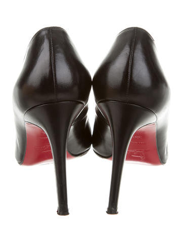 Leather Pointed-Toe Pump